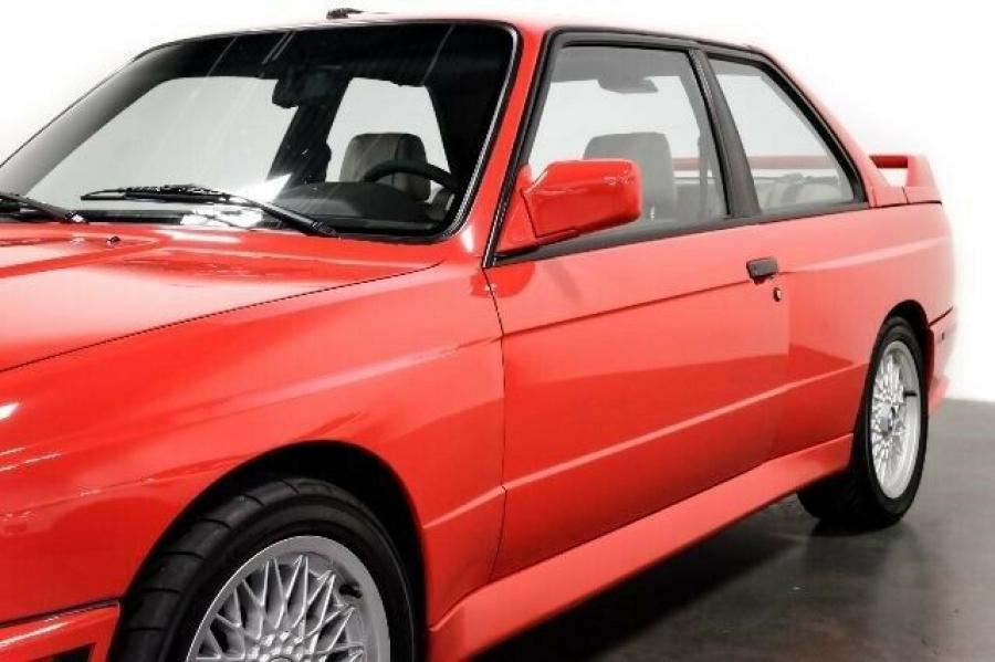 Детали экстерьера BMW M3 Paul Walker Collection (E30) 1991 года  (фото 34 из 43)